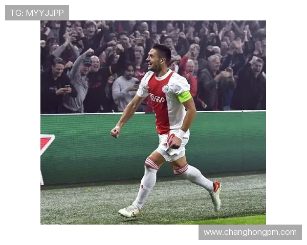 阿贾克斯迎战强敌 展现锋线火力与防守坚韧的激烈对决